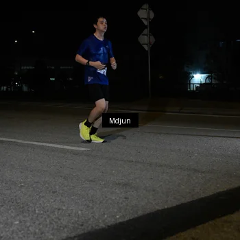 Runner Photo 7450023