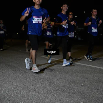 Runner Photo 7450090