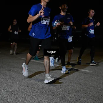 Runner Photo 7450100