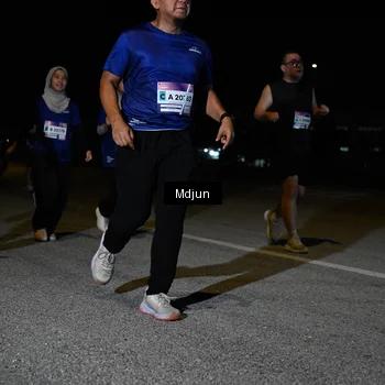 Runner Photo 7450101