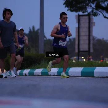Runner Photo 7450130