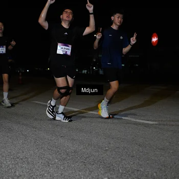 Runner Photo 7450184