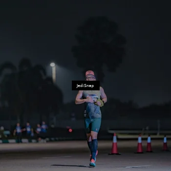 Runner Photo 7450252