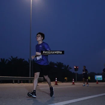 Runner Photo 7450258