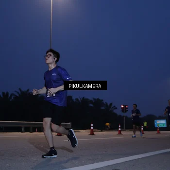 Runner Photo 7450300