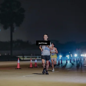 Runner Photo 7450301