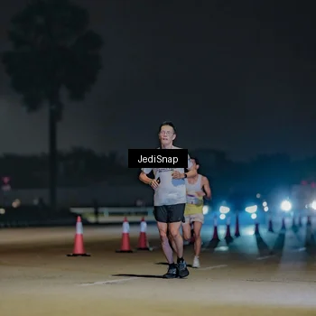 Runner Photo 7450304