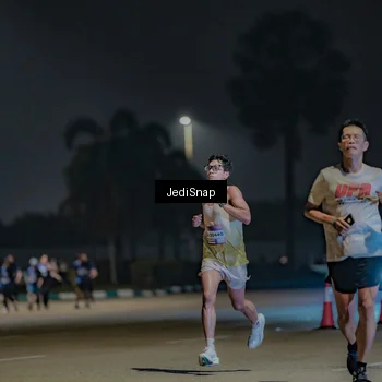 Runner Photo 7450307