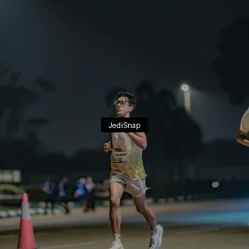 Runner Photo 7450313