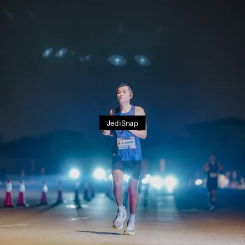 Runner Photo 7450320