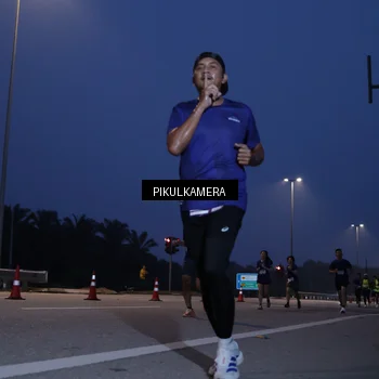 Runner Photo 7450375