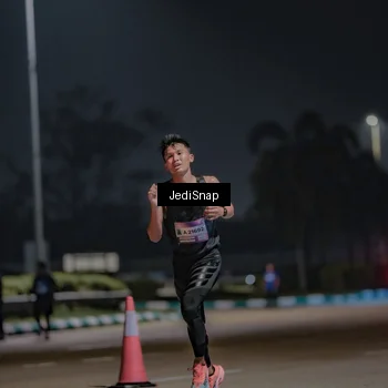 Runner Photo 7450398