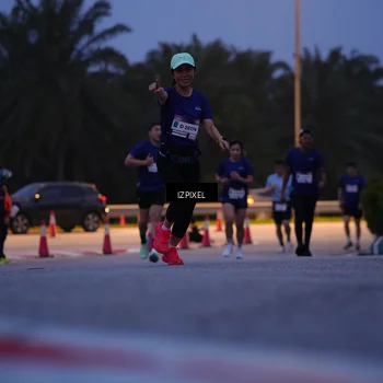 Runner Photo 7450564