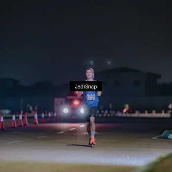 Runner Photo 7450601