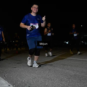 Runner Photo 7450707