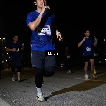 Runner Photo 7450708