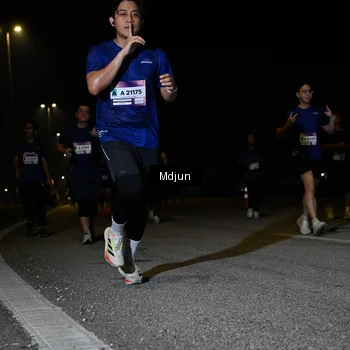 Runner Photo 7450712