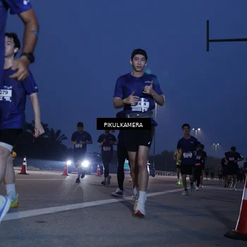 Runner Photo 7450750