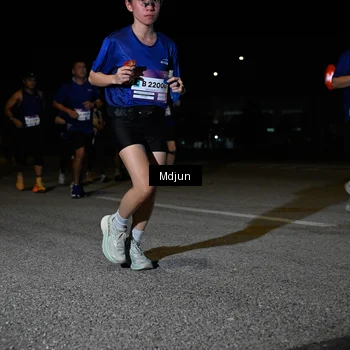 Runner Photo 7450800