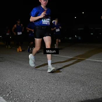 Runner Photo 7450801