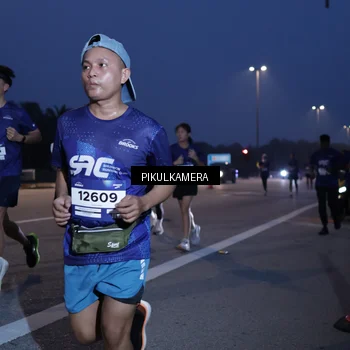 Runner Photo 7450876
