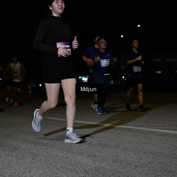 Runner Photo 7451004
