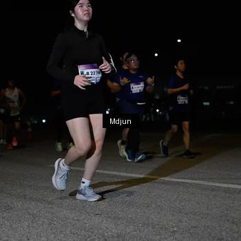 Runner Photo 7451006
