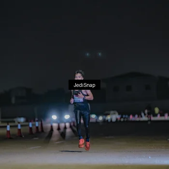 Runner Photo 7451010