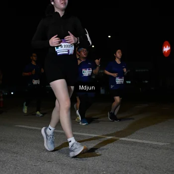 Runner Photo 7451011