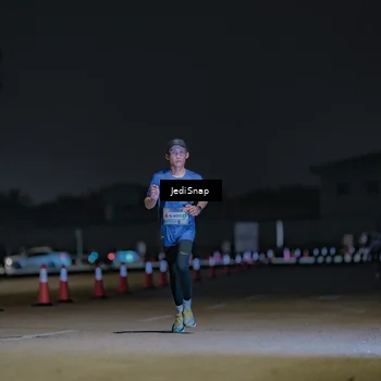 Runner Photo 7451073