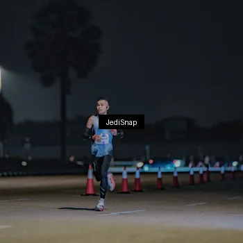 Runner Photo 7451103