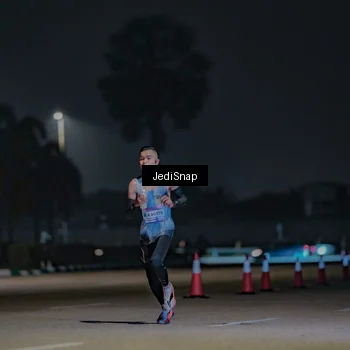Runner Photo 7451110