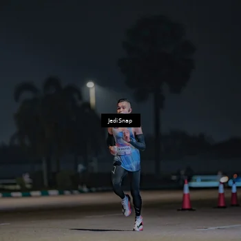 Runner Photo 7451120