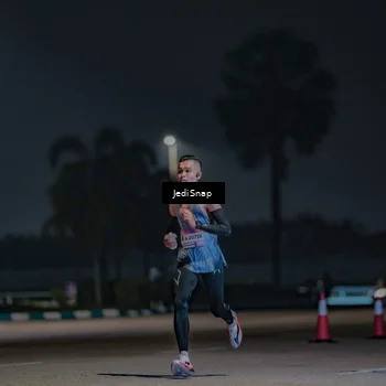 Runner Photo 7451121