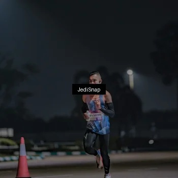 Runner Photo 7451128