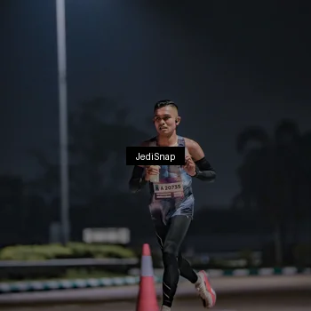 Runner Photo 7451133