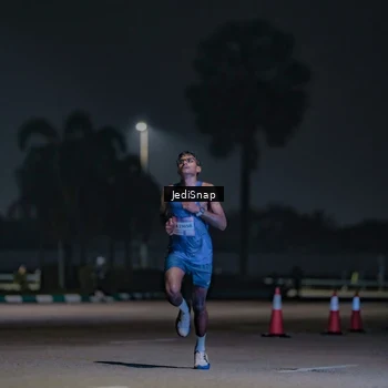 Runner Photo 7451156