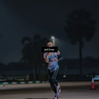 Runner Photo 7451157