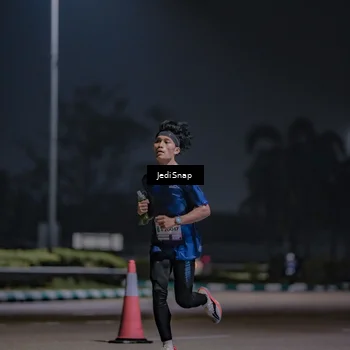Runner Photo 7451179