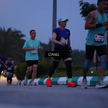 Runner Photo 7451185