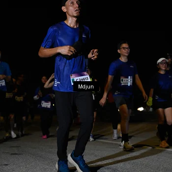 Runner Photo 7451186