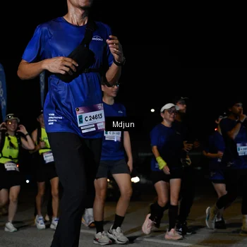 Runner Photo 7451201