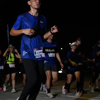Runner Photo 7451205