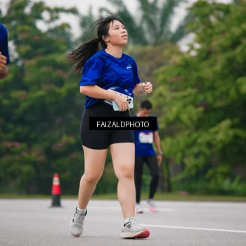 Runner Photo 7451234
