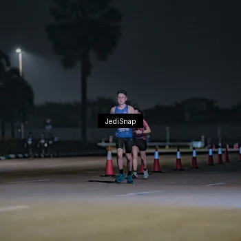 Runner Photo 7451235