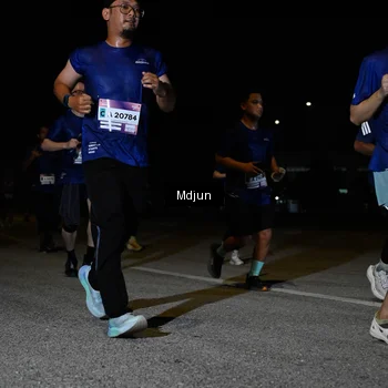 Runner Photo 7451257