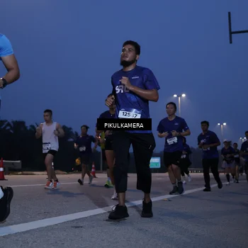 Runner Photo 7451262