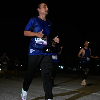 Runner Photo 7451304