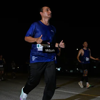 Runner Photo 7451305
