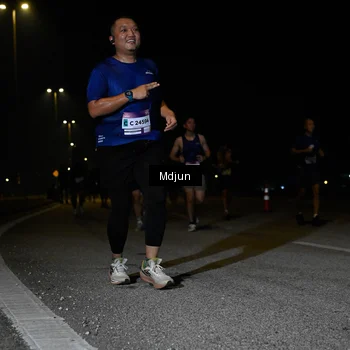 Runner Photo 7451331